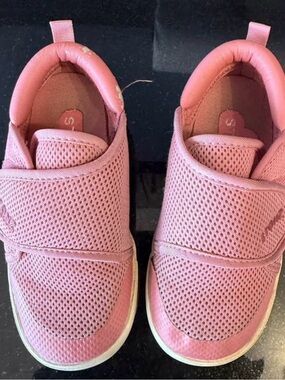 Stonz Pink Mesh Hook-and-Loop Kids Sneakers Size 10T